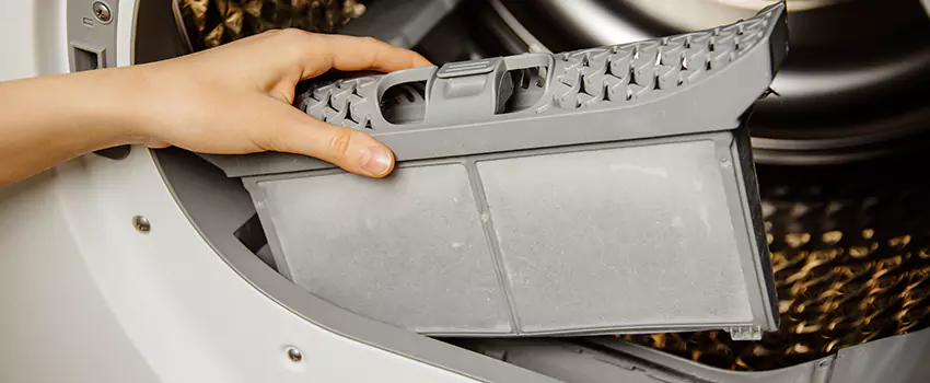 Signs Of A Clogged Dryer Lint Trap in Woodmere, New York
